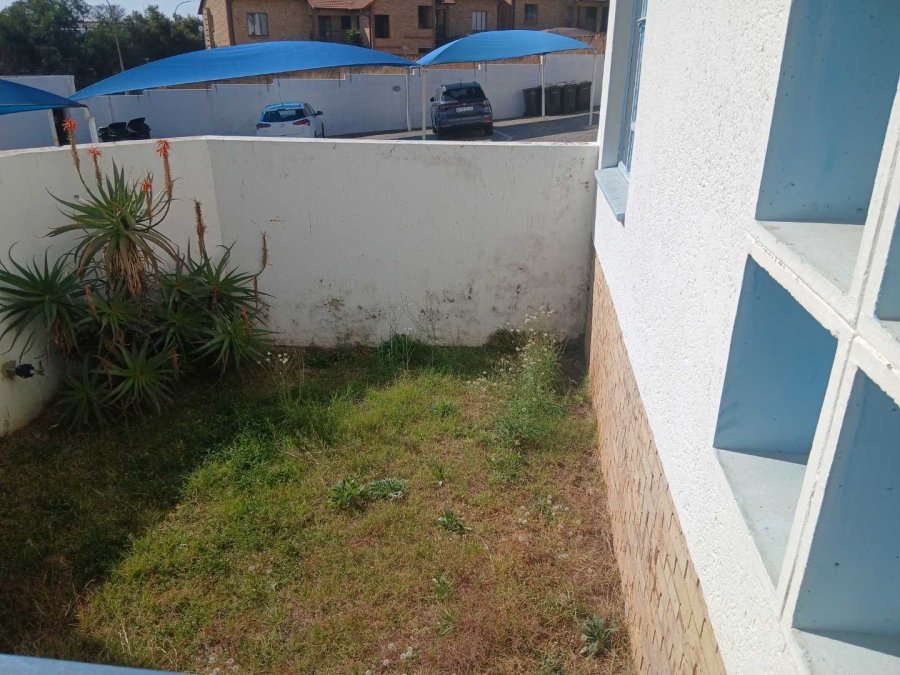 To Let 2 Bedroom Property for Rent in Elandshaven Gauteng