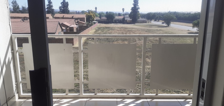 2 Bedroom Property for Sale in Mayberry Park Gauteng