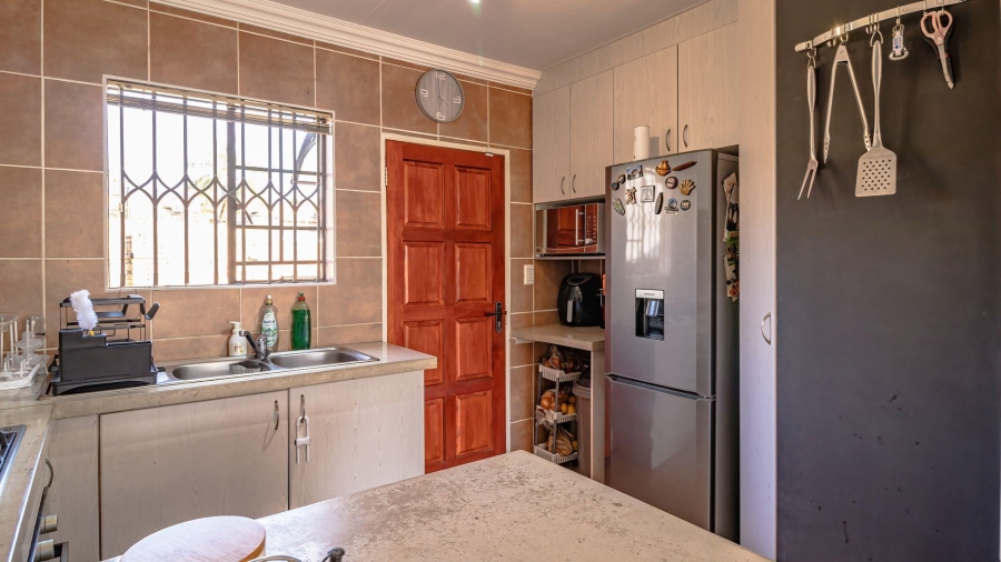 3 Bedroom Property for Sale in Honeydew Manor Gauteng