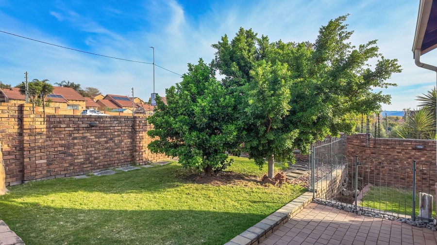 3 Bedroom Property for Sale in Honeydew Manor Gauteng