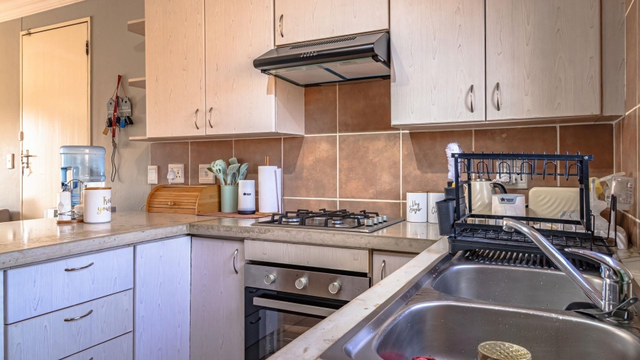 3 Bedroom Property for Sale in Honeydew Manor Gauteng