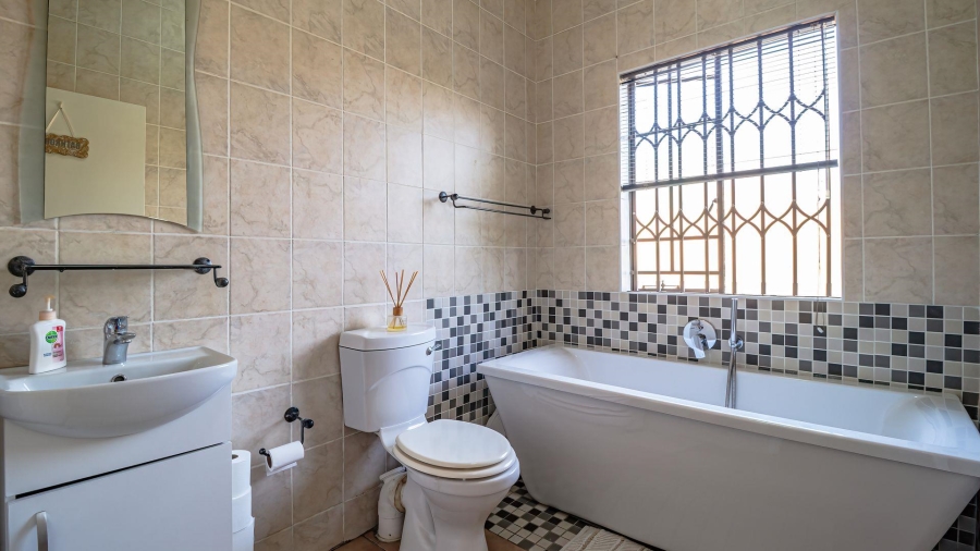 3 Bedroom Property for Sale in Honeydew Manor Gauteng