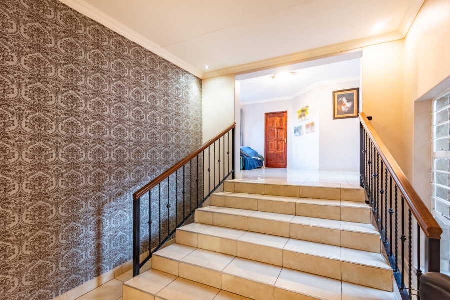 7 Bedroom Property for Sale in Noordheuwel Gauteng