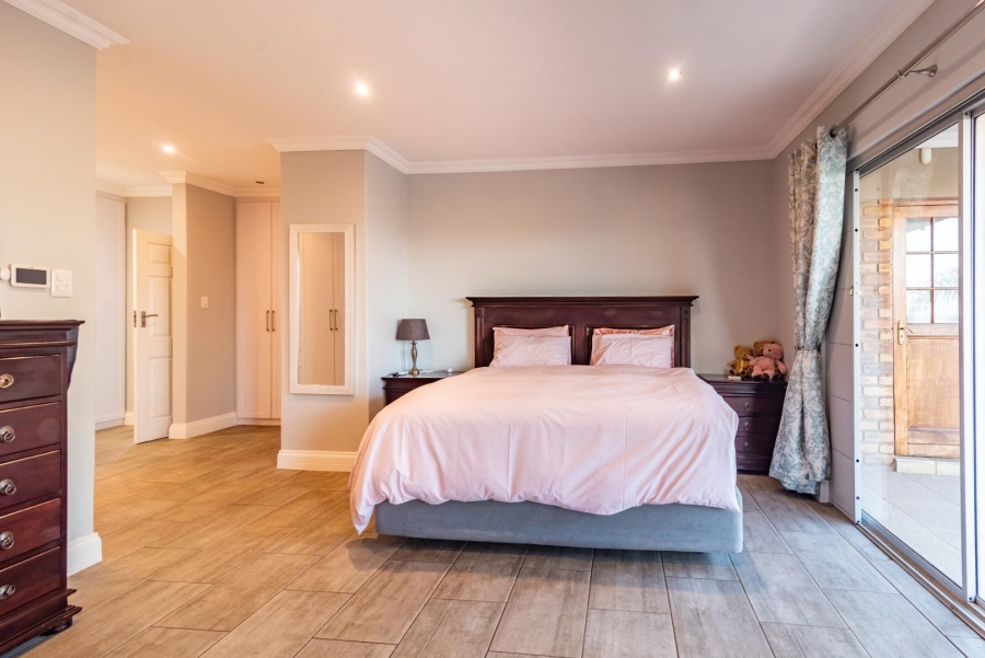 7 Bedroom Property for Sale in Noordheuwel Gauteng