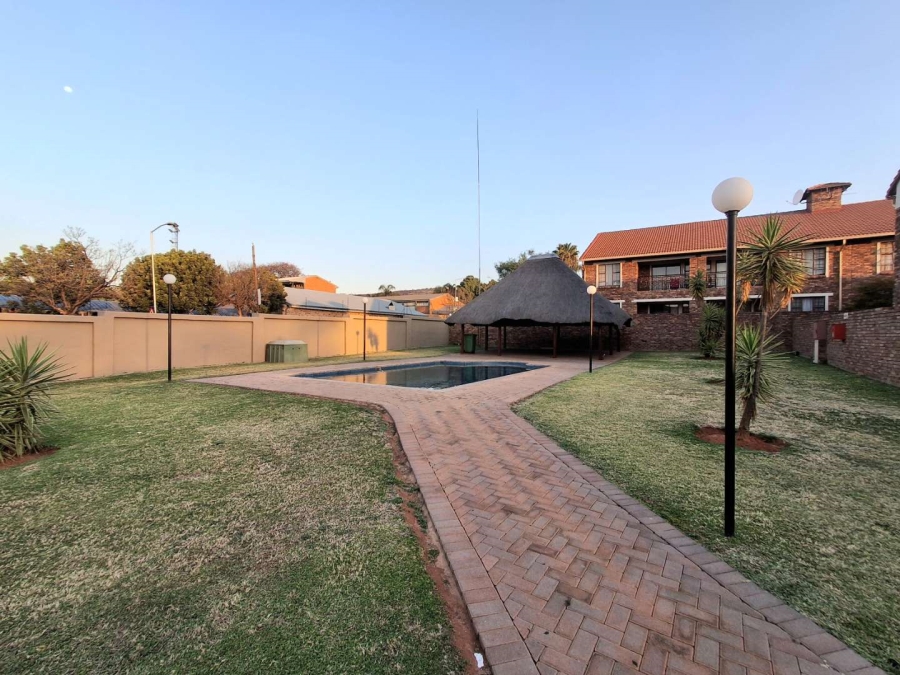 2 Bedroom Property for Sale in Magalieskruin Gauteng