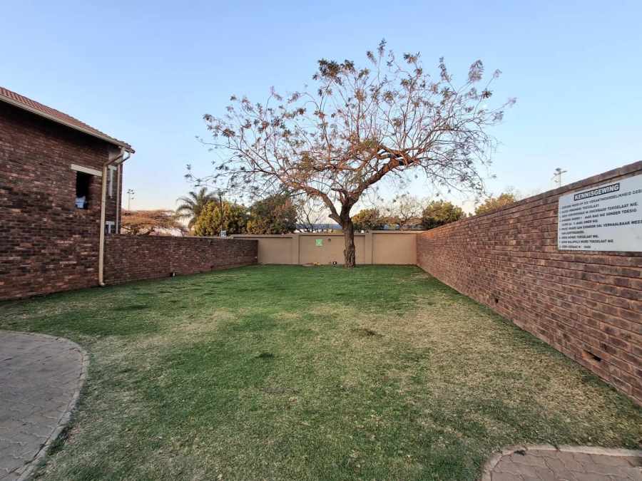 2 Bedroom Property for Sale in Magalieskruin Gauteng