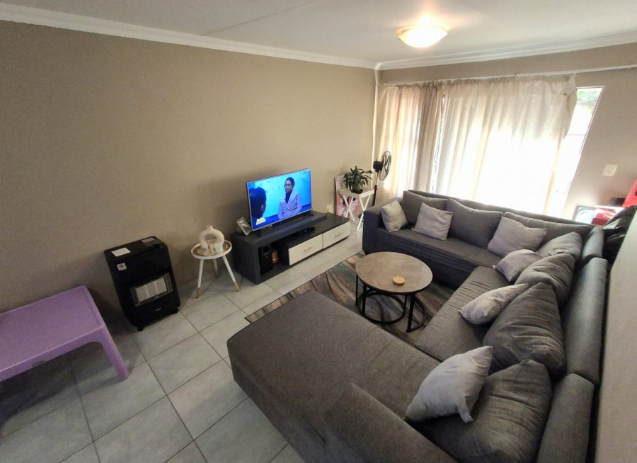 2 Bedroom Property for Sale in Magalieskruin Gauteng