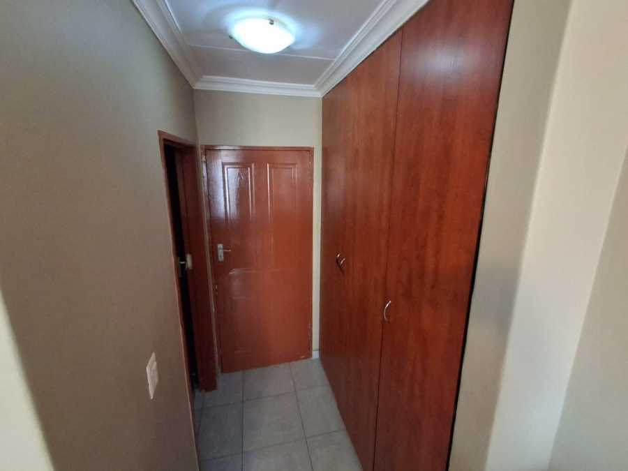2 Bedroom Property for Sale in Magalieskruin Gauteng