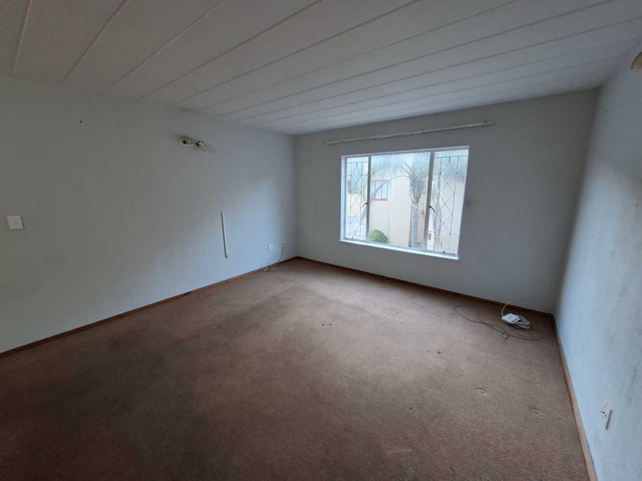 2 Bedroom Property for Sale in Helderkruin Gauteng