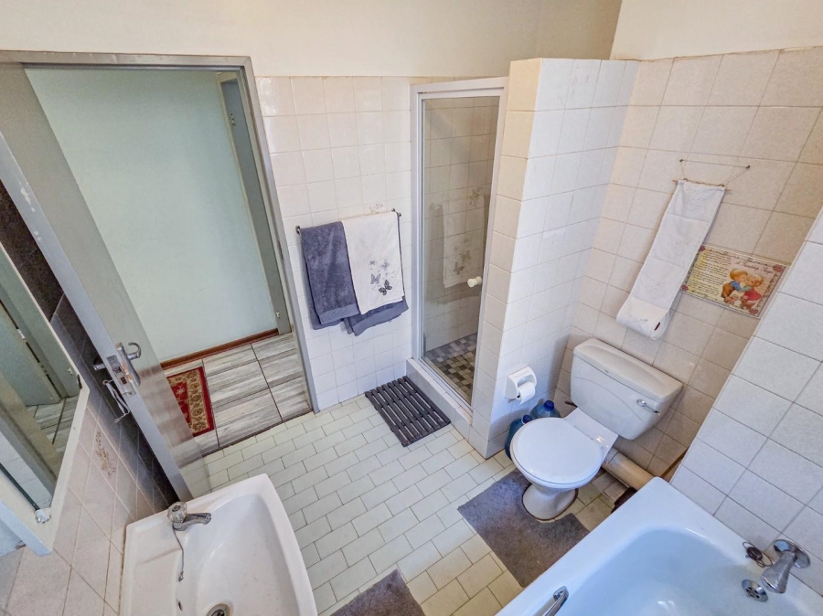3 Bedroom Property for Sale in La Montagne Gauteng