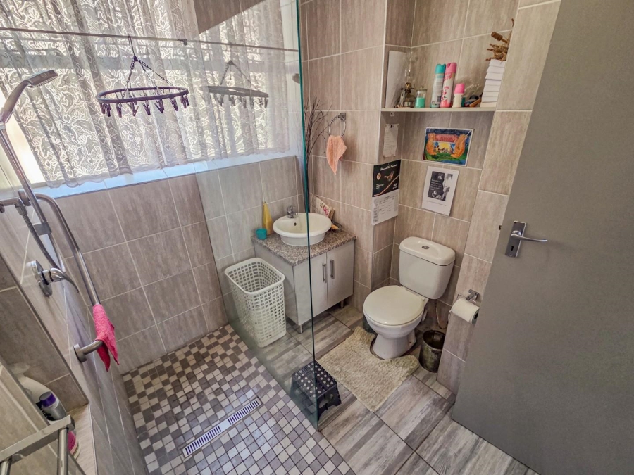 3 Bedroom Property for Sale in La Montagne Gauteng