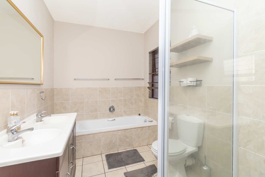 To Let 3 Bedroom Property for Rent in Weltevreden Park Gauteng
