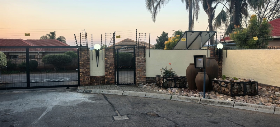 2 Bedroom Property for Sale in Theresa Park Gauteng