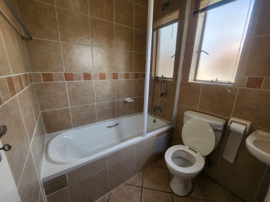 To Let 2 Bedroom Property for Rent in Noordhang Gauteng