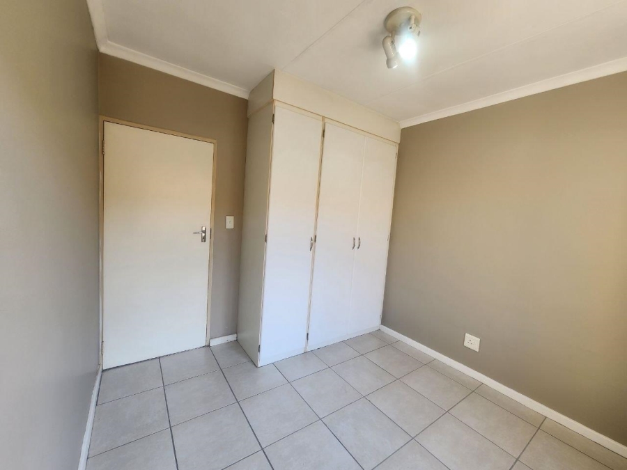 To Let 2 Bedroom Property for Rent in Noordhang Gauteng