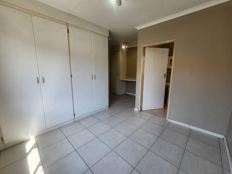 To Let 2 Bedroom Property for Rent in Noordhang Gauteng