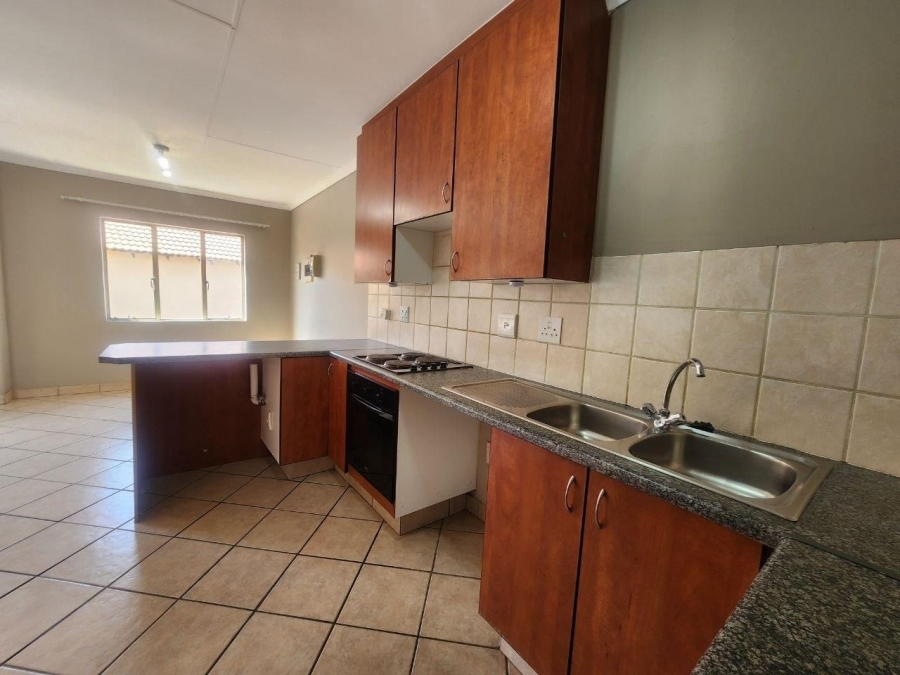 To Let 2 Bedroom Property for Rent in Noordhang Gauteng