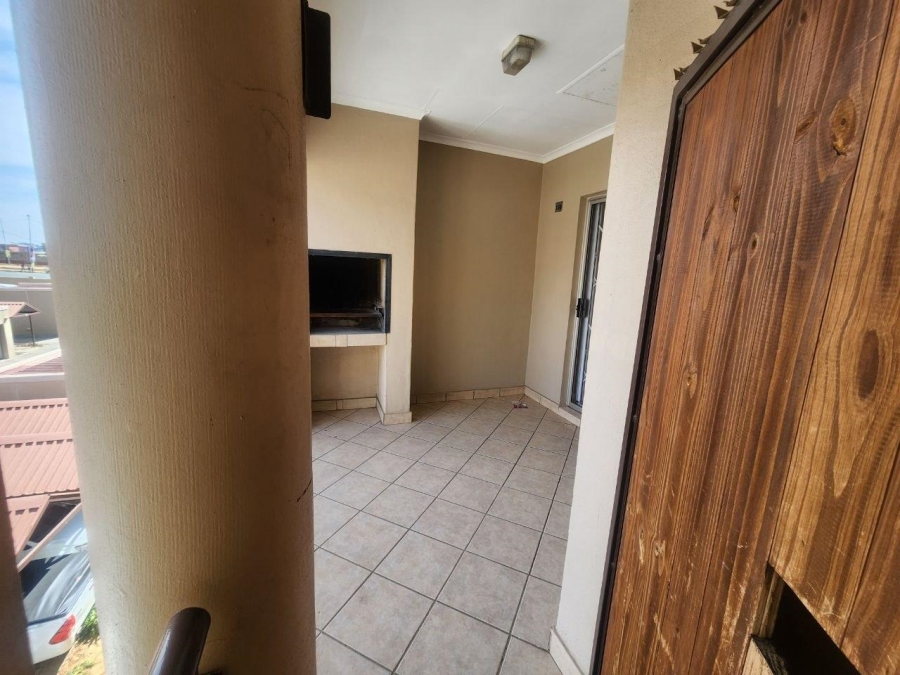 To Let 2 Bedroom Property for Rent in Noordhang Gauteng
