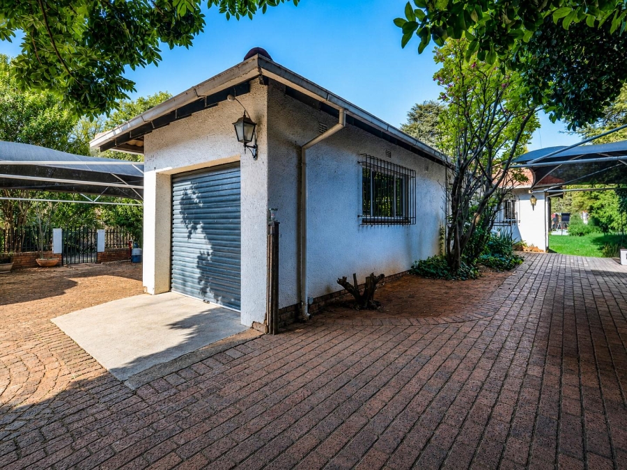 4 Bedroom Property for Sale in Noordwyk Gauteng