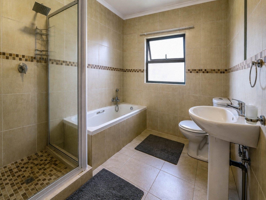 4 Bedroom Property for Sale in Noordwyk Gauteng