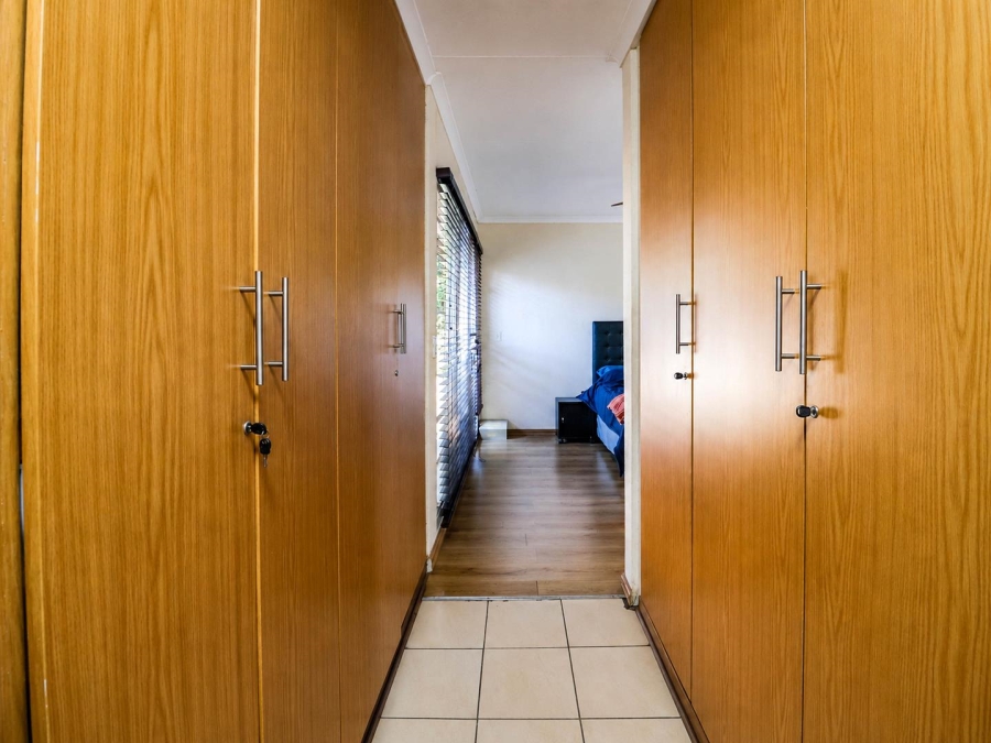 4 Bedroom Property for Sale in Noordwyk Gauteng