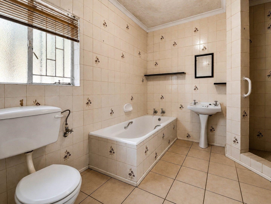 4 Bedroom Property for Sale in Noordwyk Gauteng
