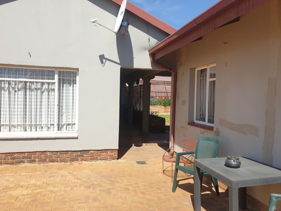 To Let 1 Bedroom Property for Rent in Northmead Gauteng