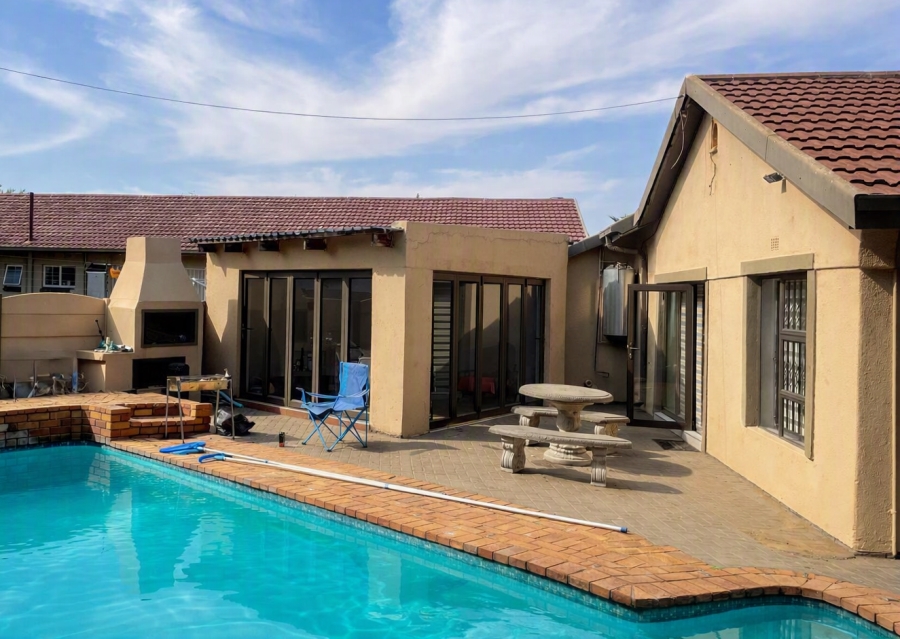3 Bedroom Property for Sale in Witkoppie Ridge Gauteng