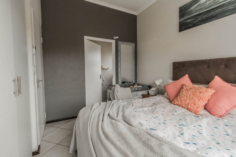 2 Bedroom Property for Sale in Goedeburg Gauteng