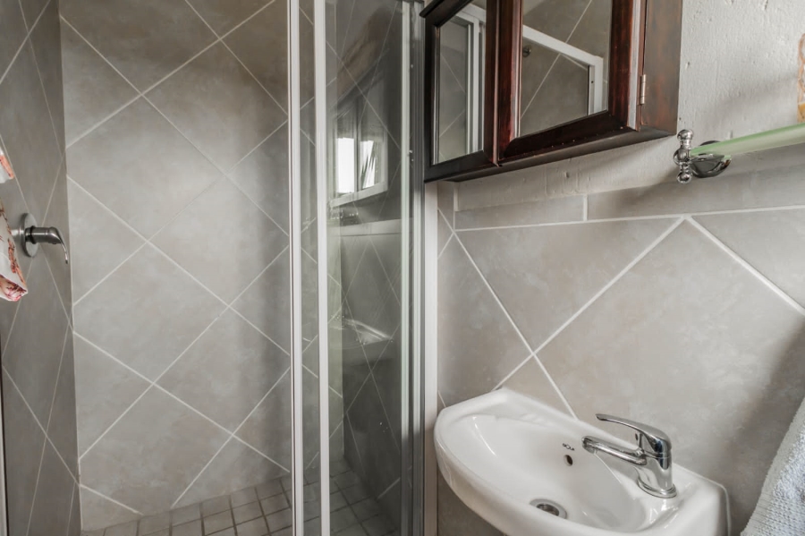 2 Bedroom Property for Sale in Goedeburg Gauteng