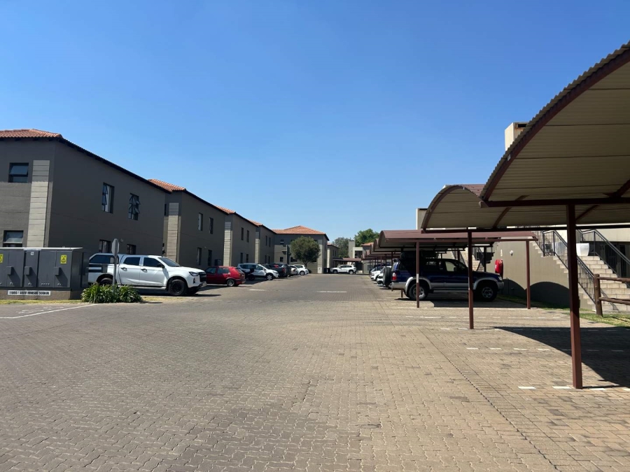 2 Bedroom Property for Sale in Goedeburg Gauteng