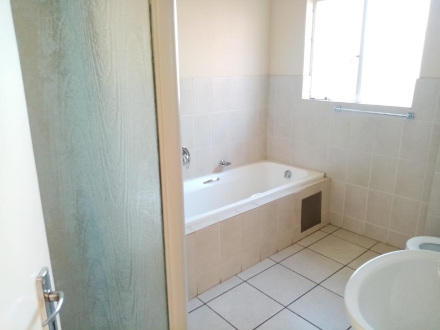 To Let 2 Bedroom Property for Rent in North Riding AH Gauteng