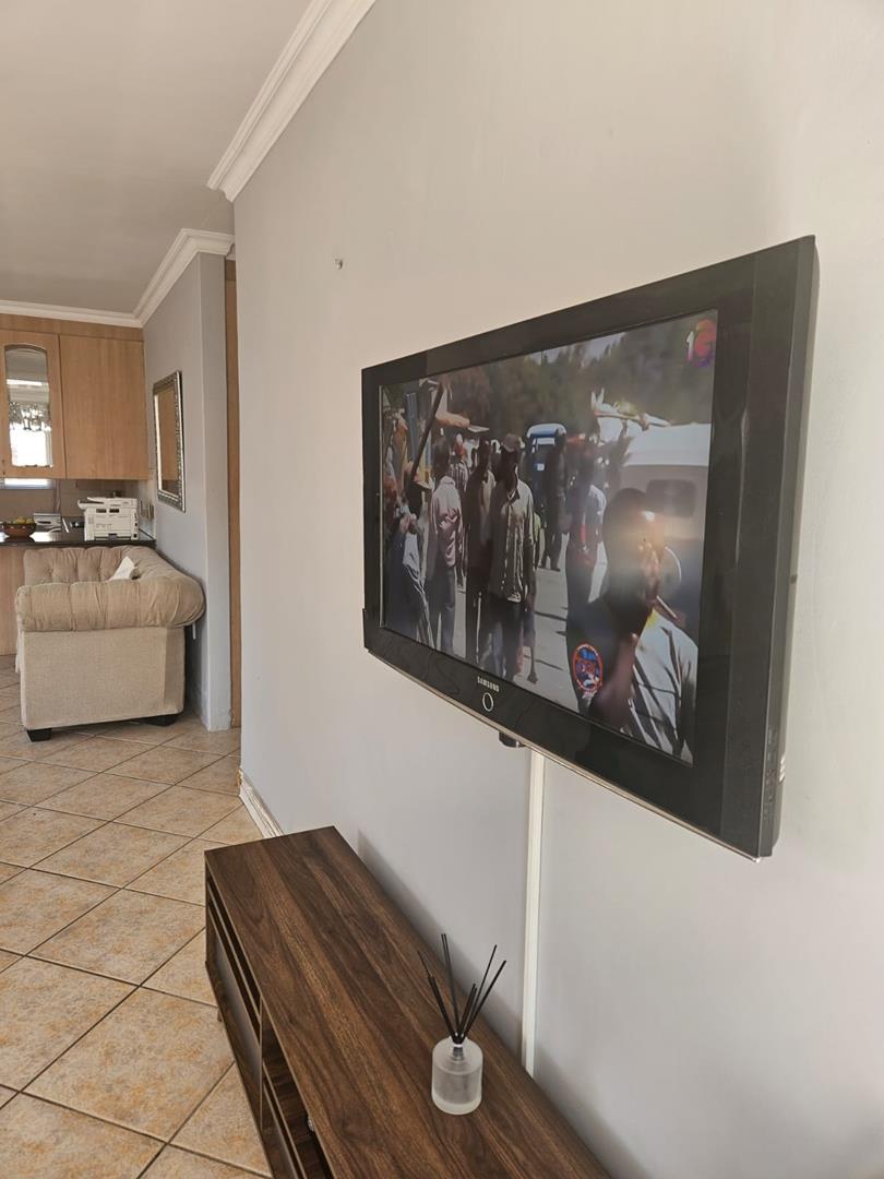 3 Bedroom Property for Sale in Thatchfield Gardens Gauteng