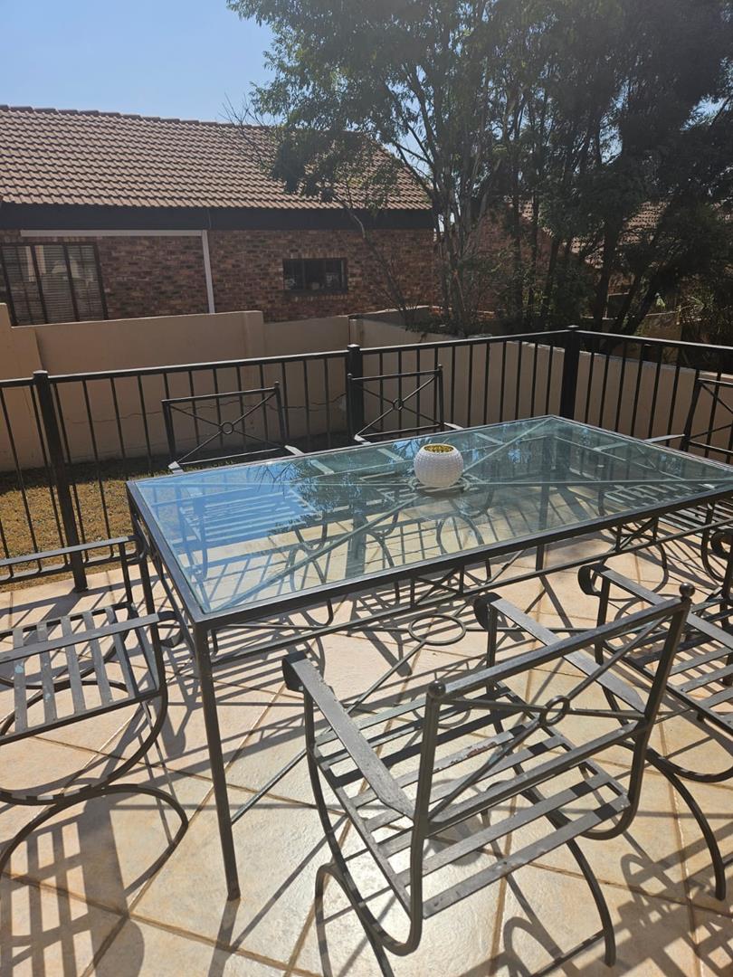 3 Bedroom Property for Sale in Thatchfield Gardens Gauteng