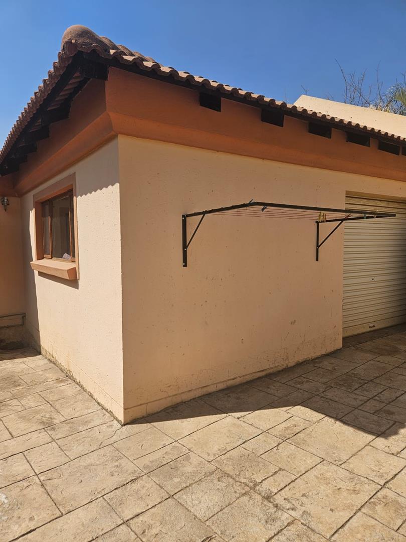 3 Bedroom Property for Sale in Thatchfield Gardens Gauteng