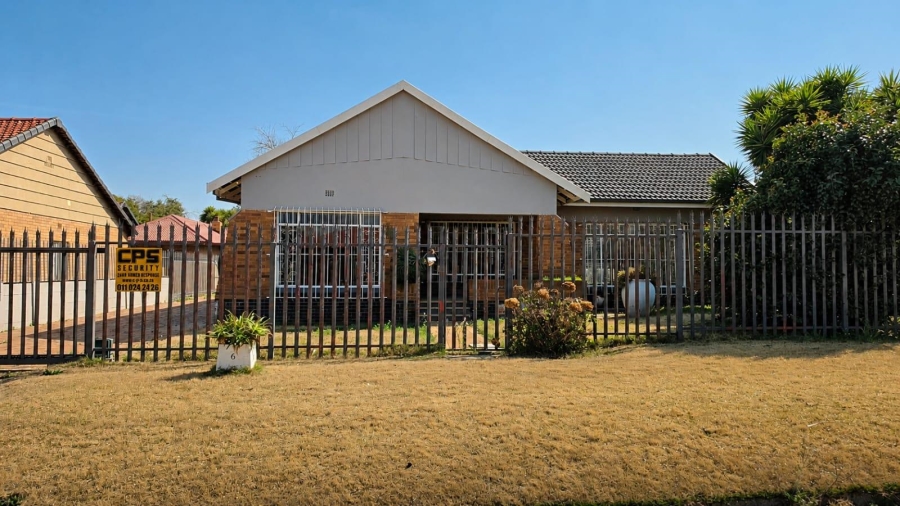 3 Bedroom Property for Sale in Florentia Gauteng