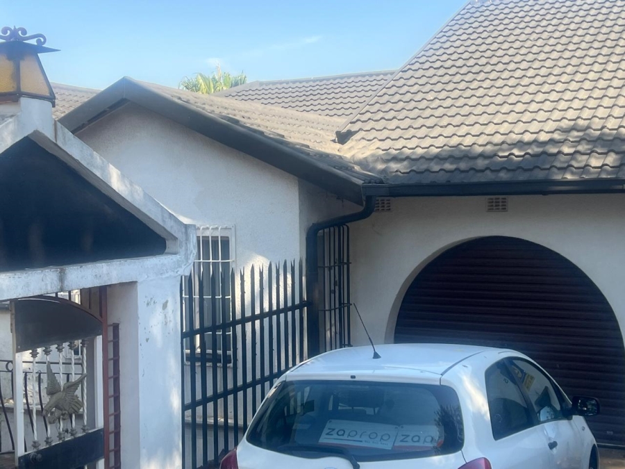 5 Bedroom Property for Sale in Glenvista Gauteng