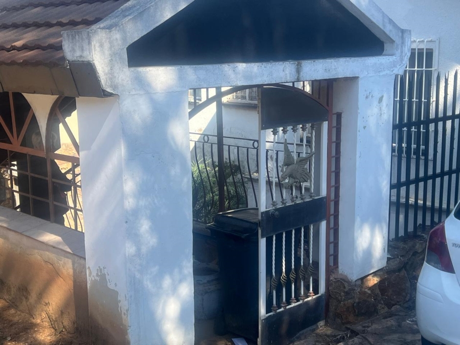 5 Bedroom Property for Sale in Glenvista Gauteng