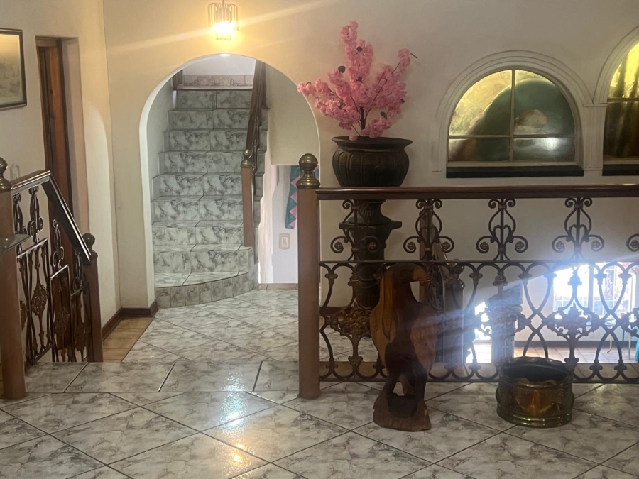 5 Bedroom Property for Sale in Glenvista Gauteng