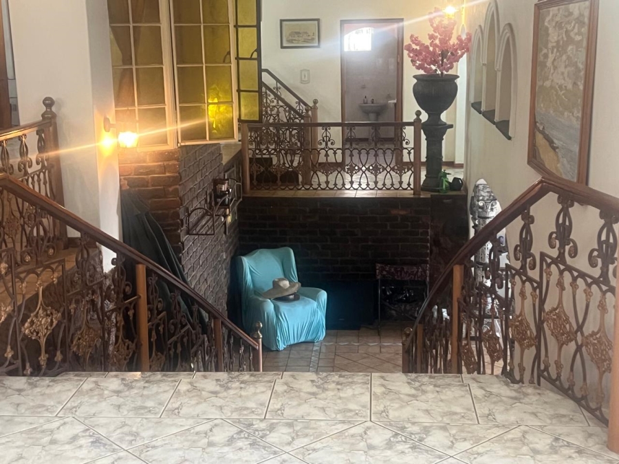 5 Bedroom Property for Sale in Glenvista Gauteng
