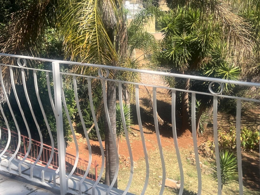 5 Bedroom Property for Sale in Glenvista Gauteng