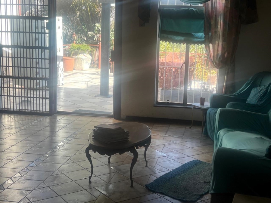 5 Bedroom Property for Sale in Glenvista Gauteng