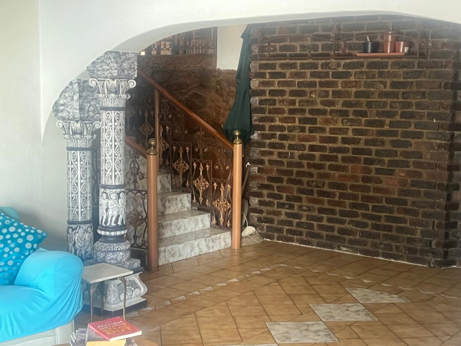 5 Bedroom Property for Sale in Glenvista Gauteng