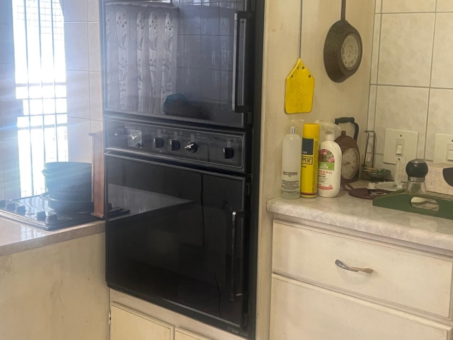 5 Bedroom Property for Sale in Glenvista Gauteng