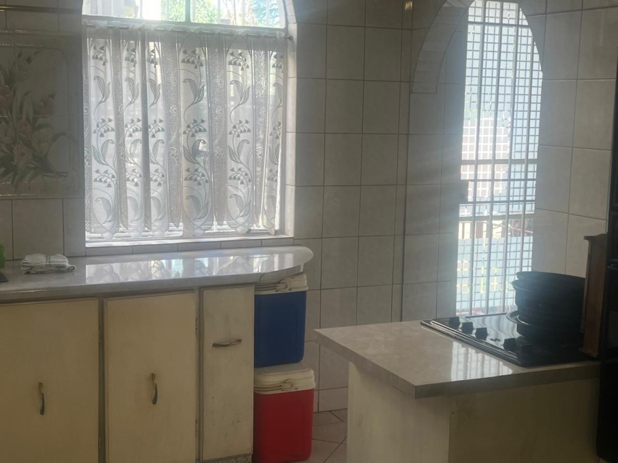 5 Bedroom Property for Sale in Glenvista Gauteng