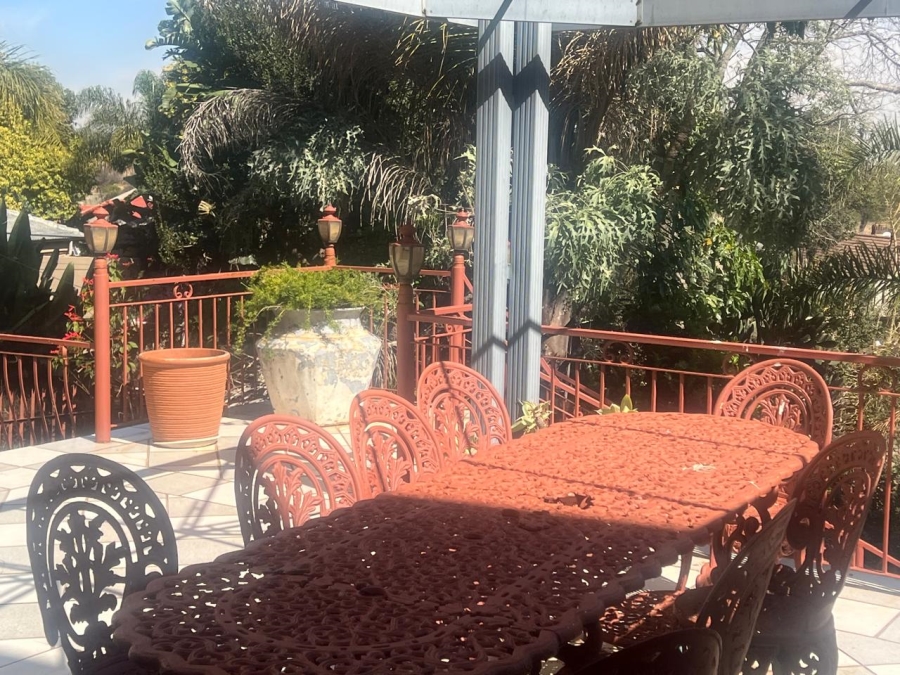 5 Bedroom Property for Sale in Glenvista Gauteng