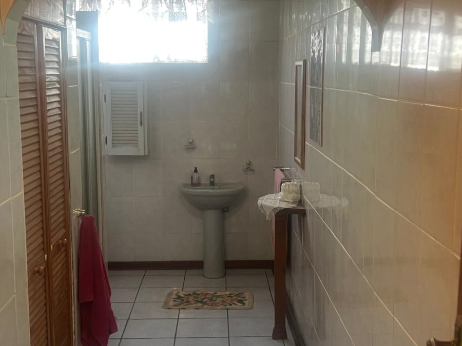 5 Bedroom Property for Sale in Glenvista Gauteng