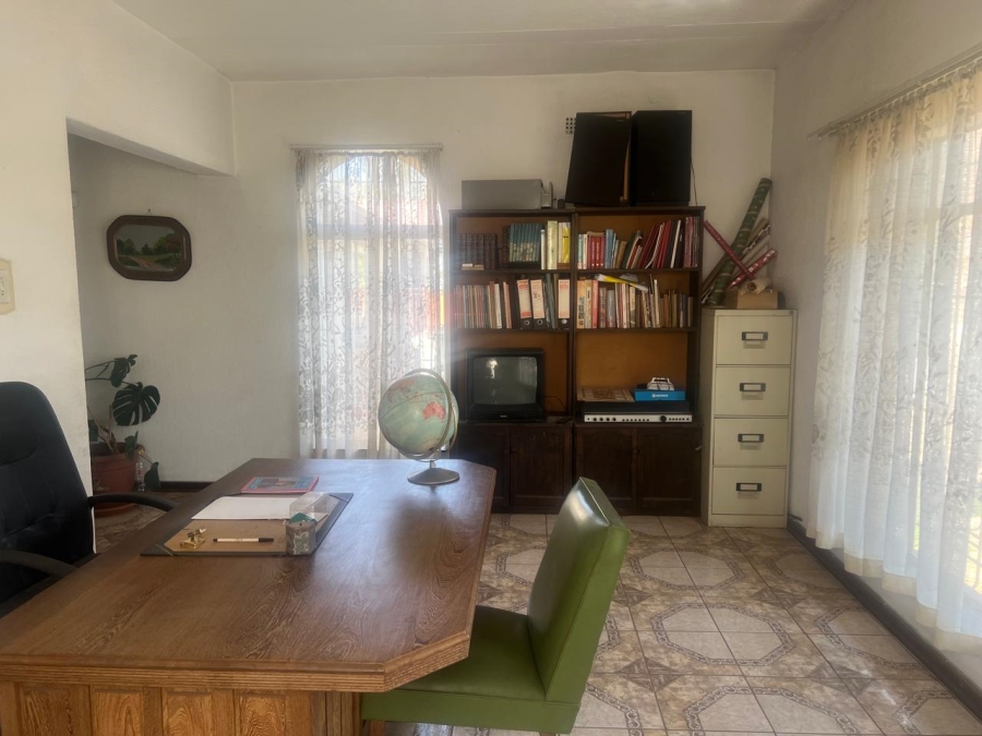5 Bedroom Property for Sale in Glenvista Gauteng