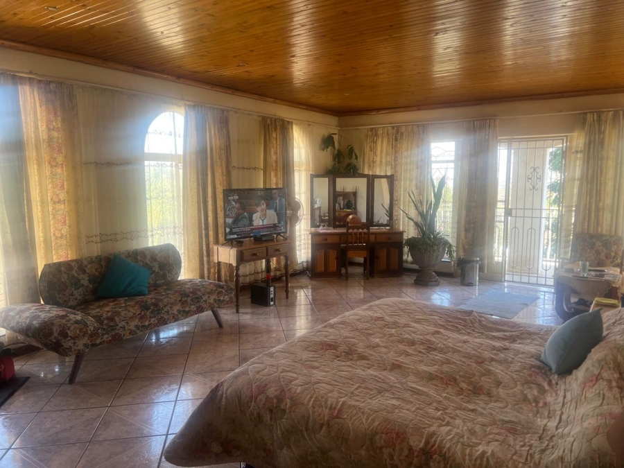 5 Bedroom Property for Sale in Glenvista Gauteng