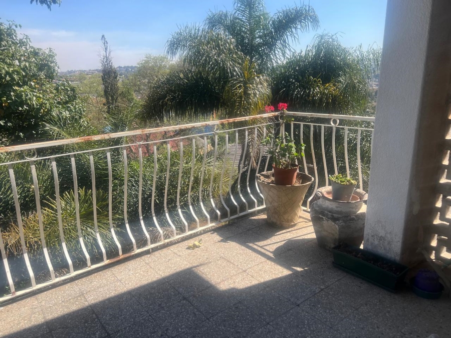 5 Bedroom Property for Sale in Glenvista Gauteng